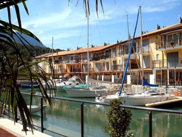 Superbe Appartement Dans La Marina Du Bouveret Port-Valais Exteriör bild